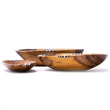 Load image into Gallery viewer, Nesting Oval Olive Wood Bowls (Set of 3)
