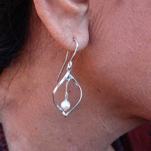 Load image into Gallery viewer, Dangling Pearl Earrings Sterling
