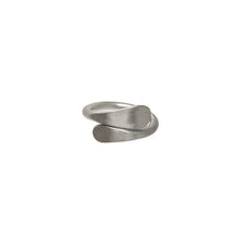 Load image into Gallery viewer, Overlap Ring - Silver
