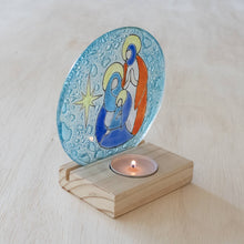 Load image into Gallery viewer, Glass Nativity Round
