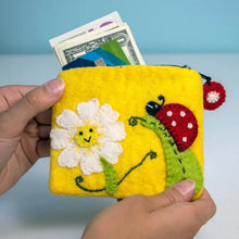 Load image into Gallery viewer, Daisy Felt Coin Bag
