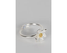 Load image into Gallery viewer, Silver Flower Ring
