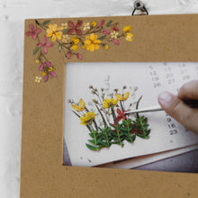 Load image into Gallery viewer, Tala Dried Flowers Double Hanging Frame
