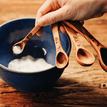 Load image into Gallery viewer, Macawood Measuring Spoons
